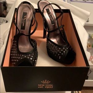 Nina of a New York black-pewter circa 90’s